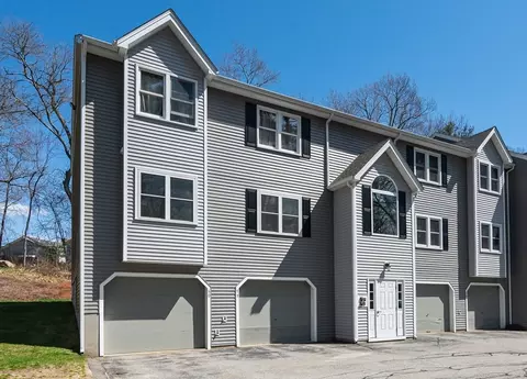 124 Tennis Plaza Rd #59, Dracut, MA 01826