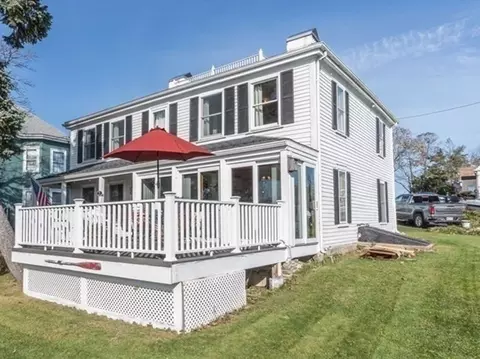 7 Siren St, Winthrop, MA 02152