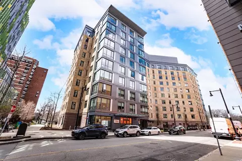 80 Fenwood Rd #709, Boston, MA 02115
