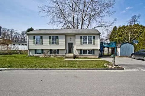 21 Bangor St, Worcester, MA 01604