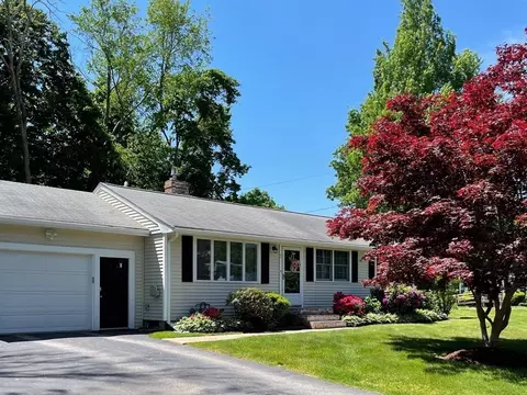 5 Hill St, Easton, MA 02375