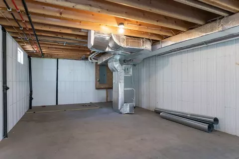 Exterior - 81 Fairhaven Dr, Springfield, MA 01151 photo 10 of 10