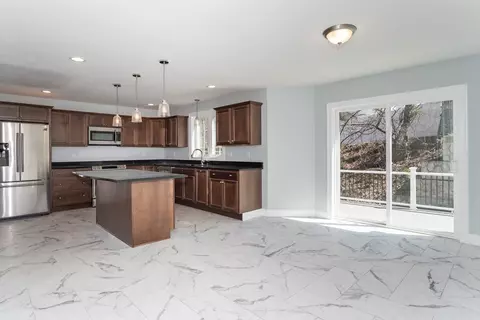 Kitchen - 81 Fairhaven Dr, Springfield, MA 01151 photo 5 of 6