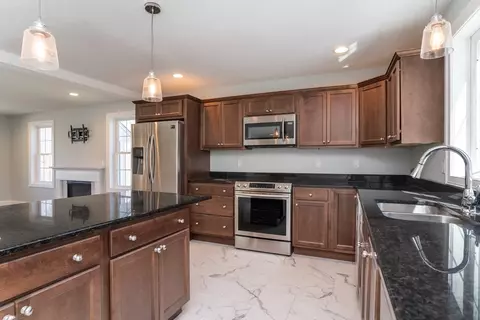 Kitchen - 81 Fairhaven Dr, Springfield, MA 01151 photo 4 of 6