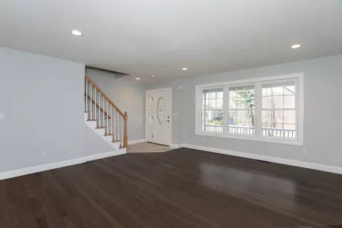Living - 81 Fairhaven Dr, Springfield, MA 01151 photo 1 of 5