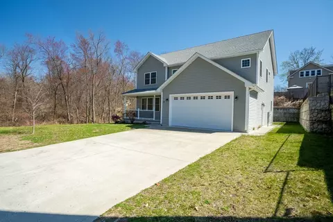 Exterior - 81 Fairhaven Dr, Springfield, MA 01151 photo 2 of 10