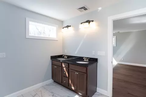 Bath - 81 Fairhaven Dr, Springfield, MA 01151 photo 3 of 4