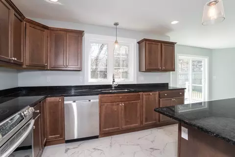 Kitchen - 81 Fairhaven Dr, Springfield, MA 01151 photo 2 of 6