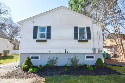 3 Rumford Rd, Norton, MA 02766