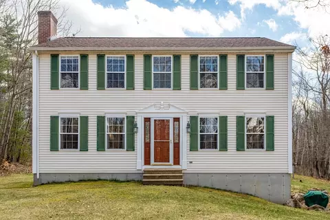 46 Dogwood Rd N, Hubbardston, MA 01452