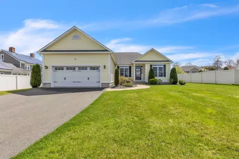 112 Farmington Cir, Agawam, MA 01030