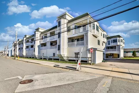 11 Railroad Ave #A12, Salisbury, MA 01952