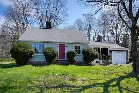 201 South St, Plainville, MA 02762