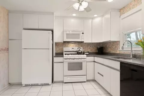 Kitchen - 8 Spring Ln, Sharon, MA 02067 photo 4 of 6