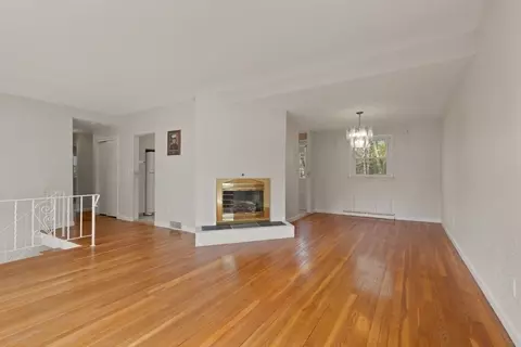 Living - 8 Spring Ln, Sharon, MA 02067 photo 5 of 7