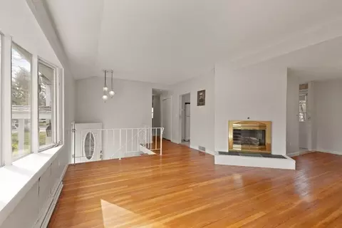 Living - 8 Spring Ln, Sharon, MA 02067 photo 4 of 7