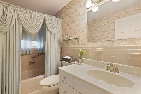 Bath - 8 Spring Ln, Sharon, MA 02067 photo 1 of 2