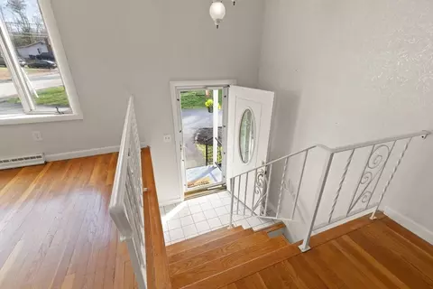 Entry Way - 8 Spring Ln, Sharon, MA 02067 photo 2 of 3