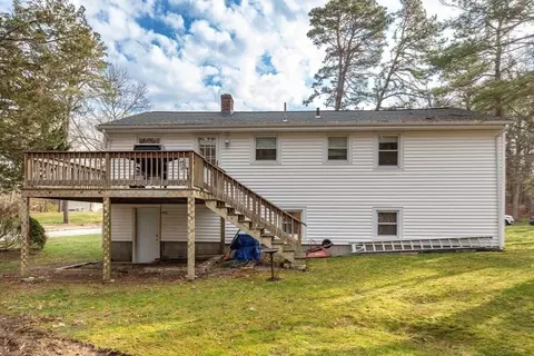 Exterior - 8 Spring Ln, Sharon, MA 02067 photo 2 of 4