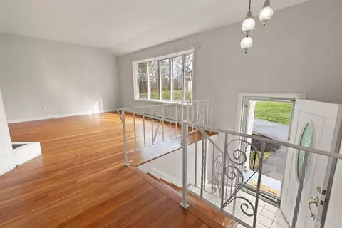 Entry Way - 8 Spring Ln, Sharon, MA 02067 photo 3 of 3
