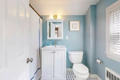 Bath - 53 Morse Ave, Dedham, MA 02026 photo 2 of 3