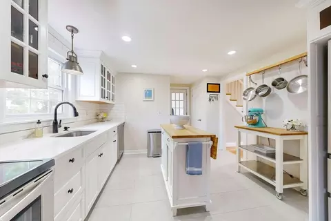 Kitchen - 53 Morse Ave, Dedham, MA 02026 photo 2 of 4