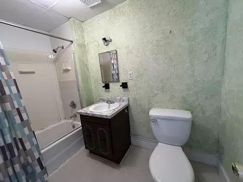 Bath - 41 Orient St, Worcester, MA 01604 photo 3 of 3