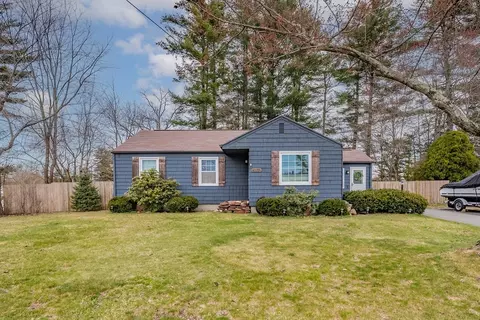 182 Westbrook Dr, Springfield, MA 01129