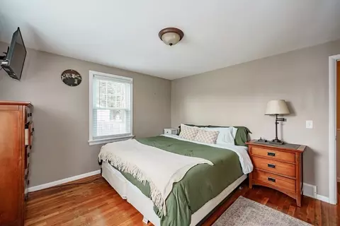 Bedroom - 182 Westbrook Dr, Springfield, MA 01129 photo 3 of 4