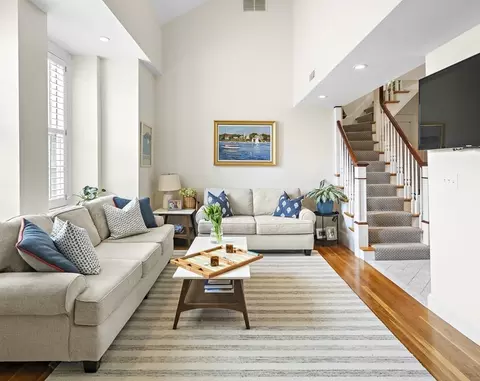 274 Clarendon St #8, Boston, MA 02116