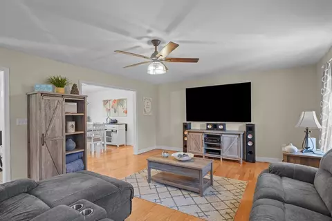 Living - 116 Gagnon St, Fall River, MA 02723 photo 4 of 6