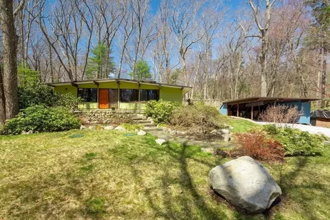 176 Bedford Rd, Lincoln, MA 01773