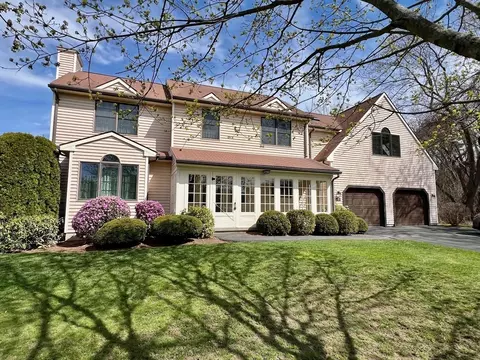 5 Pomeroy Ln #5, Sunderland, MA 01375