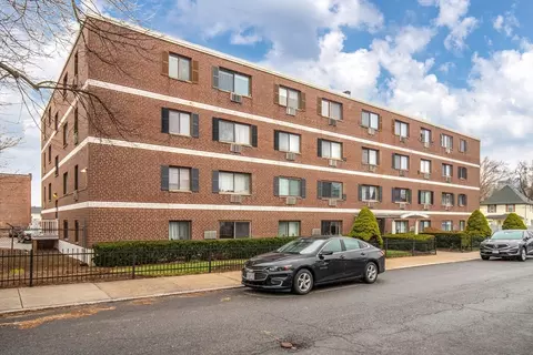 35 Glencoe St #49, Boston, MA 02135