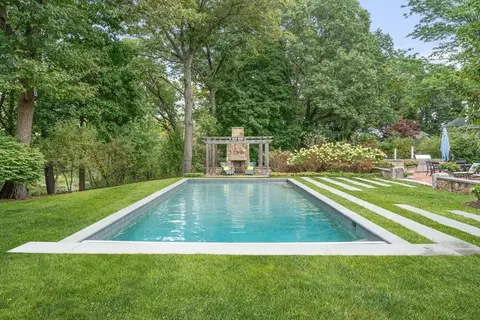 577 Bridge St, Dedham, MA 02026 photo 3