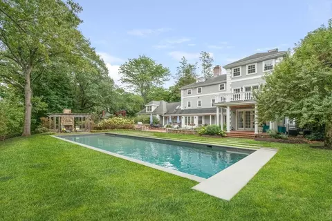 577 Bridge St, Dedham, MA 02026 photo 2