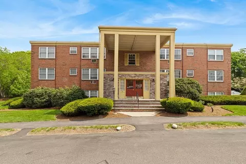 5 Woodsum Dr #12, Braintree, MA 02184