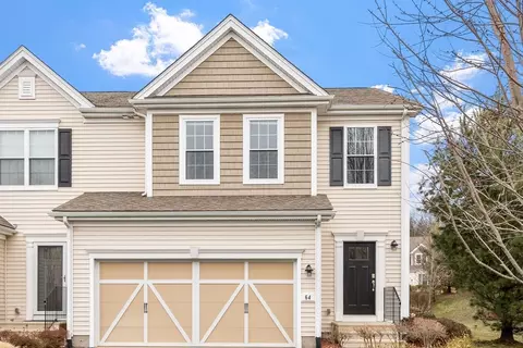 64 Kendall Ct #56, Bedford, MA 01730