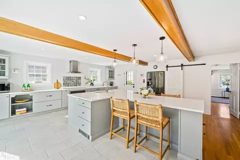 50 Red Gate Ln, Cohasset, MA 02025