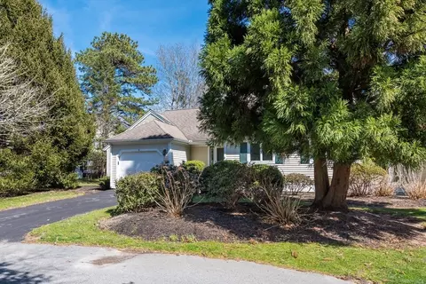 Exterior - 4 Upland Cir #4, Mashpee, MA 02649 photo 8 of 8