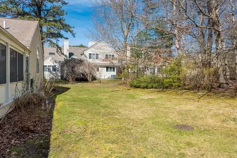 Exterior - 4 Upland Cir #4, Mashpee, MA 02649 photo 4 of 8