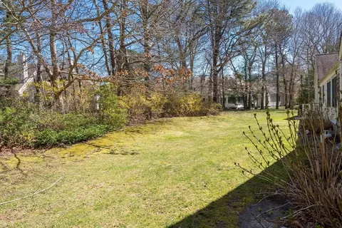 Exterior - 4 Upland Cir #4, Mashpee, MA 02649 photo 5 of 8