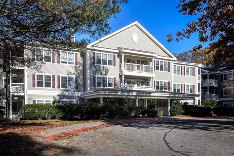 34 Meeting House Ln #302, Stow, MA 01775