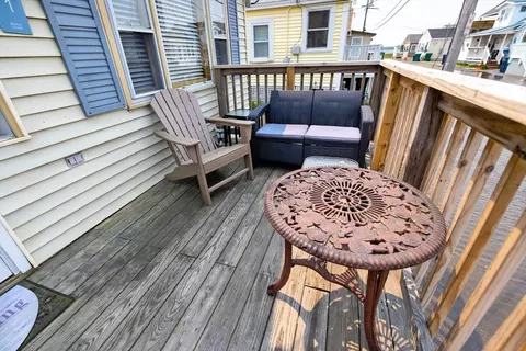 Exterior - 11 Riverview Ter, Hampton, NH 03842 photo 5 of 8