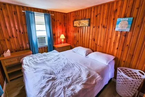 Bedroom - 11 Riverview Ter, Hampton, NH 03842 photo 2 of 4