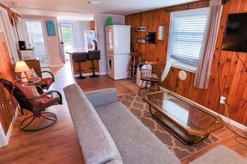 Living - 11 Riverview Ter, Hampton, NH 03842 photo 4 of 6