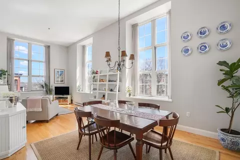 30 Monument Sq #204, Boston, MA 02129