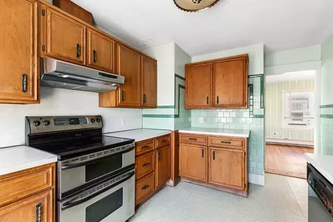 Kitchen - 43 Sohier Rd, Beverly, MA 01915 photo 4 of 5
