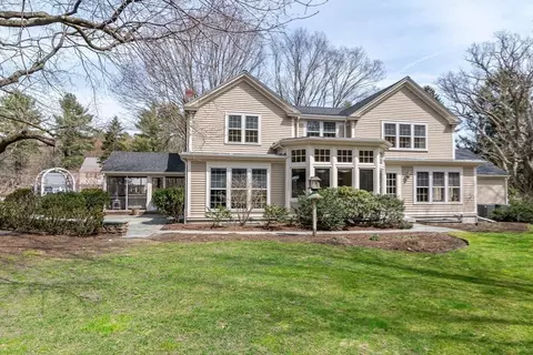 Exterior - 25 Edgewater Dr, Needham, MA 02492 photo 9 of 10