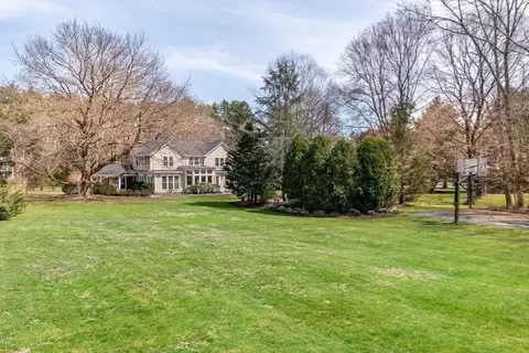 Exterior - 25 Edgewater Dr, Needham, MA 02492 photo 8 of 10